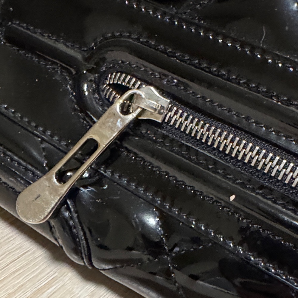 Authentic Burberry Black Patent Bag with Lock & Key (COA included) - - Picture 12 of 16